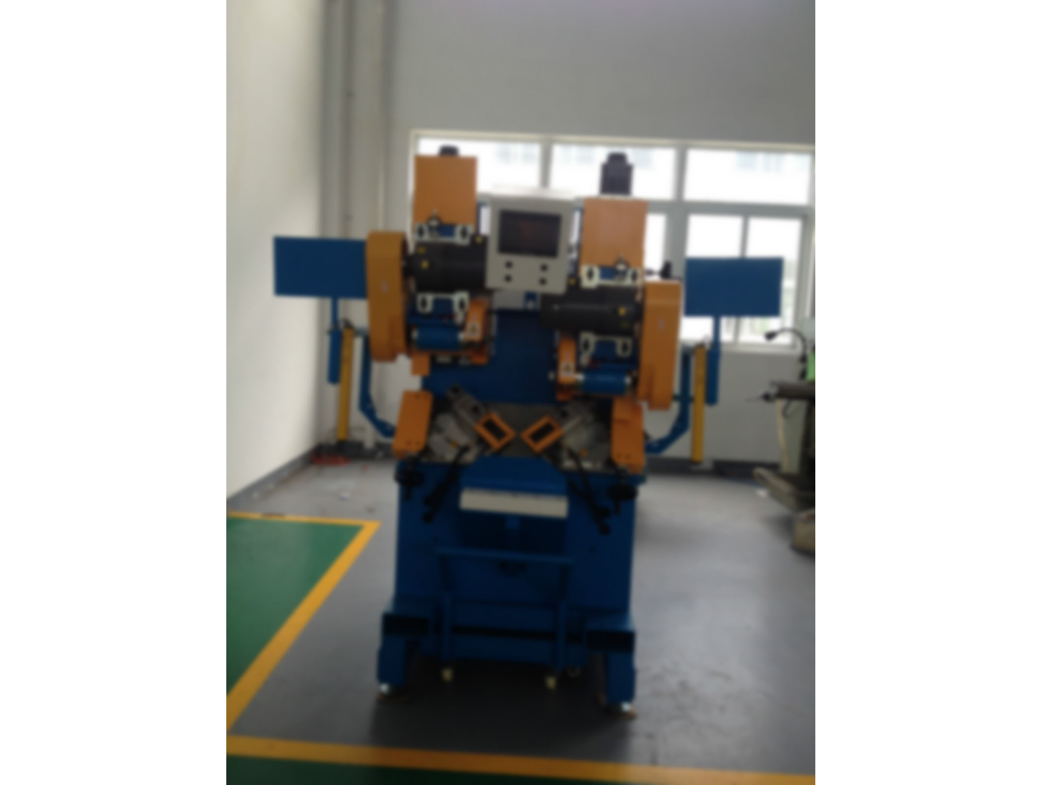 汽車門窗框伺服雙頭鋸切機(jī)