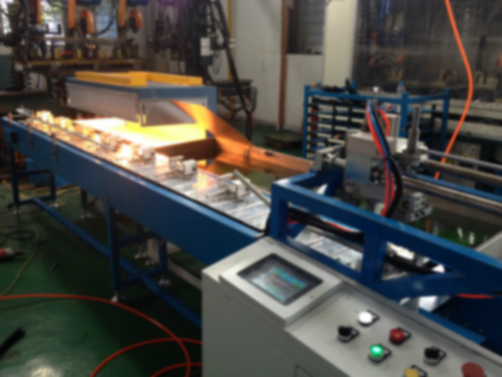 披風(fēng)整形流水線