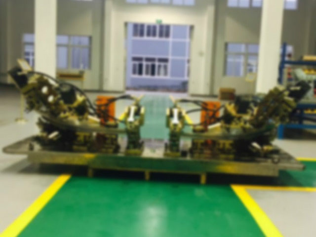 汽車門窗框上條拉彎模具