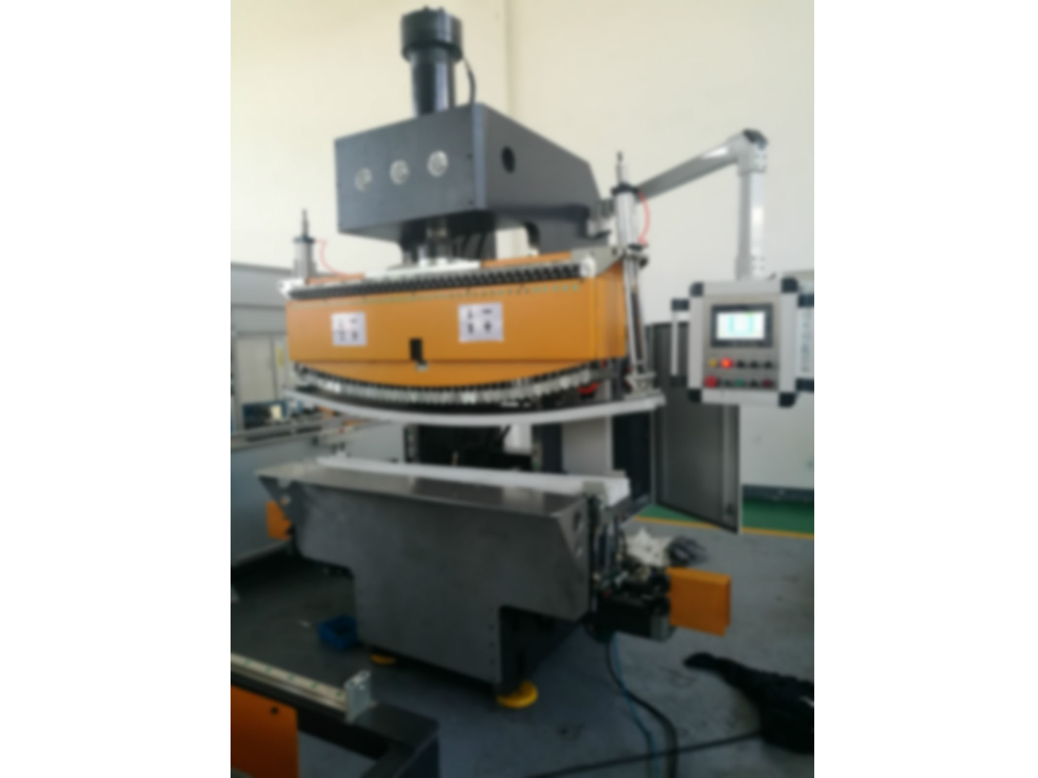 鋁天窗導(dǎo)軌壓彎機(jī)